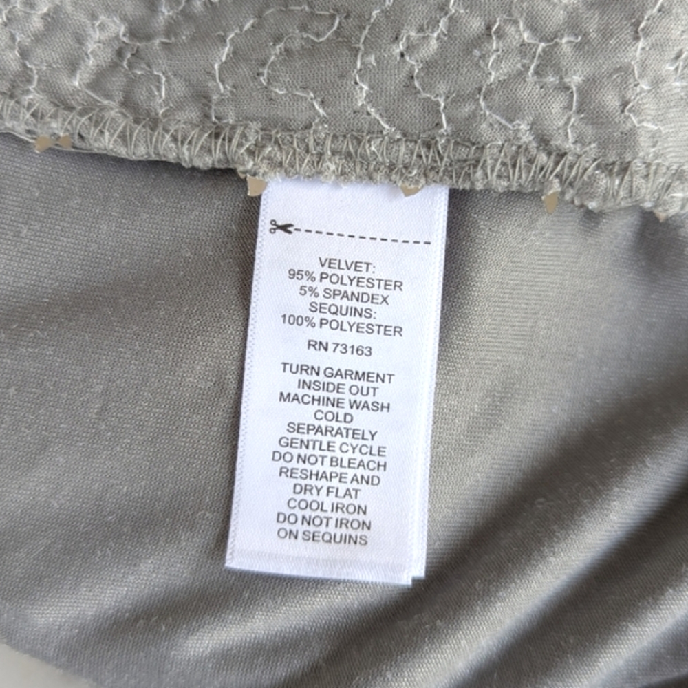NWT Cable & Gauge Women's Silver Sequin Gray Velvet Sleeveless Halter Top - Picture 7 of 9